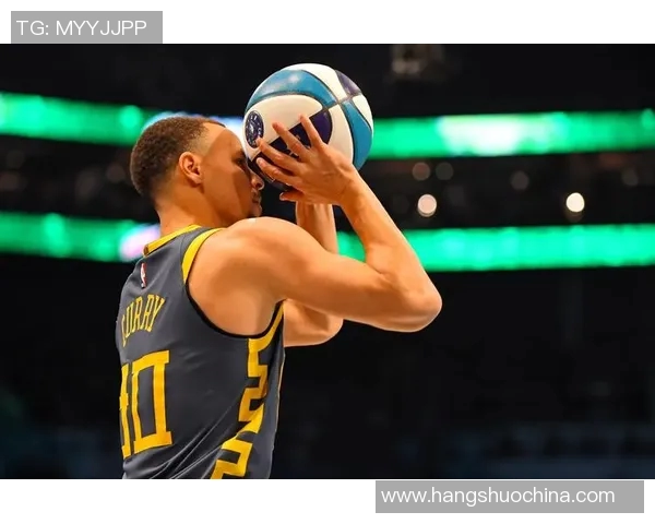 篮球明星个性揭秘：从场上表现到场下生活的多面魅力与独特风格